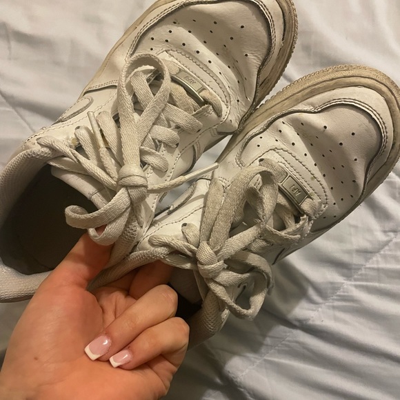 nike air forces - Picture 2 of 3